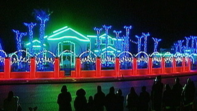 Christmas Lights Wars Video - ABC News
