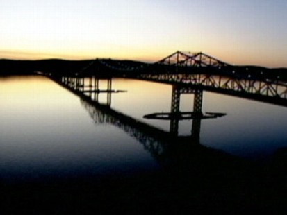 VIDEO: Woman jumps from bridge 16 years after mothers killer did the same.