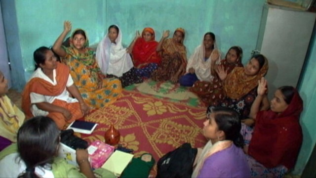 VIDEO: Local women in Bangladeshi slums help ensure pregnant women stay healthy.
