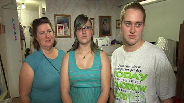 PHOTO: Bonnies compulsive hoarding nearly drove her teenage daughters, Blaire and Paige, to the breaking point but things began looking up for the family with a visit from A&Es Hoarders crew.