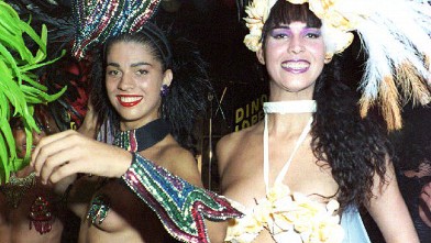 PHOTO: A Brazilian samba dancer performs in the Grande Rio samba school
