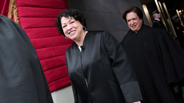 PHOTO: Supreme Court Justice Sonia Sotomayor and Elana Kagan arrives on the West Front of the Capitol in Washington.