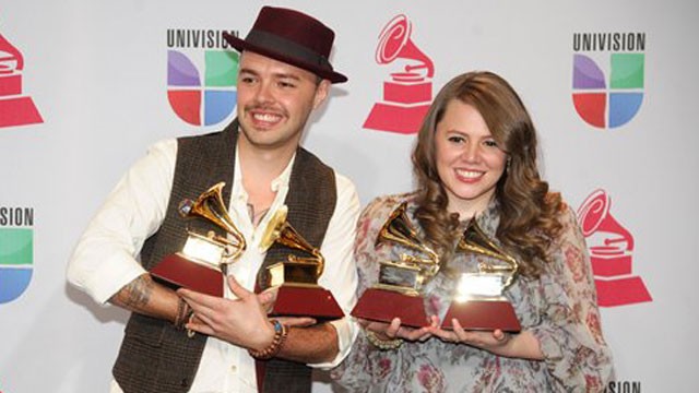 PHOTO: jesse y joy