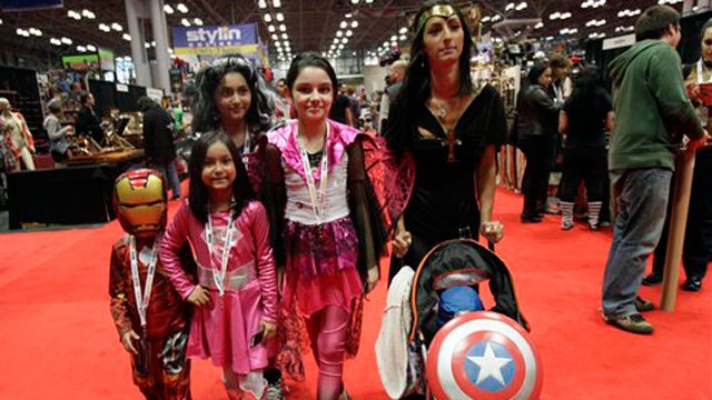 PHOTO:&nbsp;A Latino family at NY Comic Con.