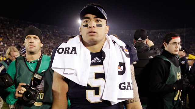 PHOTO: Notre Dame linebacker Manti Te'o walks off the field.