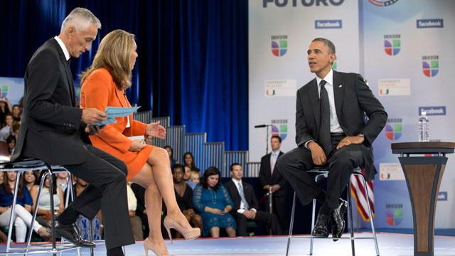 PHOTO: President Barack Obama participates in a town hall hosted by Univision and Univision news anchors Jorge Ramos, left and Maria Elena Salinas, center, at the University of Miami, Thursday, Sept. 20, 2012, in Coral Gables, Fla.