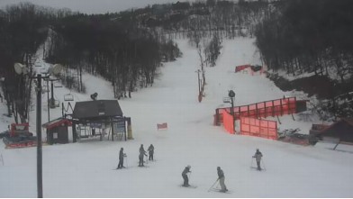 PHOTO: Watch as skiers speed down the slopes