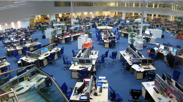 PHOTO:&nbsp;At U.S. newspapers, most front page stories are written by whites, a new study finds.