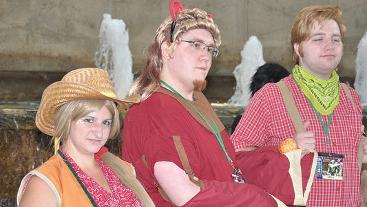 PHOTO: Male and female bronies show off their costumes at Otakon.