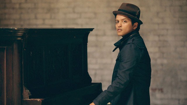PHOTO: How many ways do we love Bruno Mars? Let us count the ways.