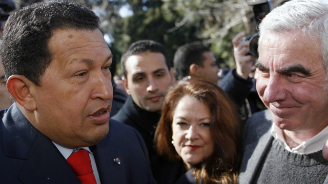 PHOTO: Venezuela's President Hugo Chavez accompanied by Argentine Ambassador in Venezuela Alicia Castroin Buenos Aires, 7 August 2007.