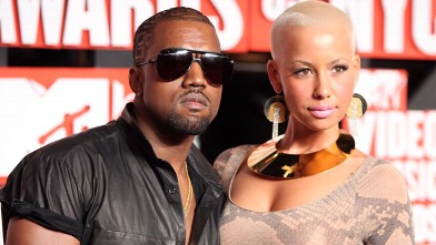Kanye West and Amber Rose arrive at the 2009 MTV Video Music Awards at Radio City Music Hall on September 13, 2009 in New York City. 