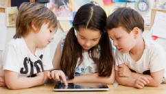 PHOTO: The second-largest school district in the nation is set to spend $30 million on iPads.
