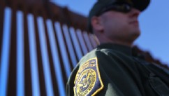 PHOTO: border