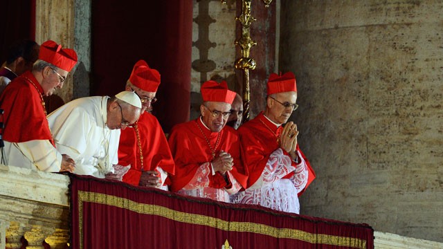 PHOTO: Pope Francis I introduces himself to the world.