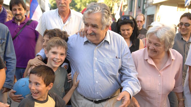 PHOTO: Uruguayan President Jose Mujica and his wife Lucia Topolansky