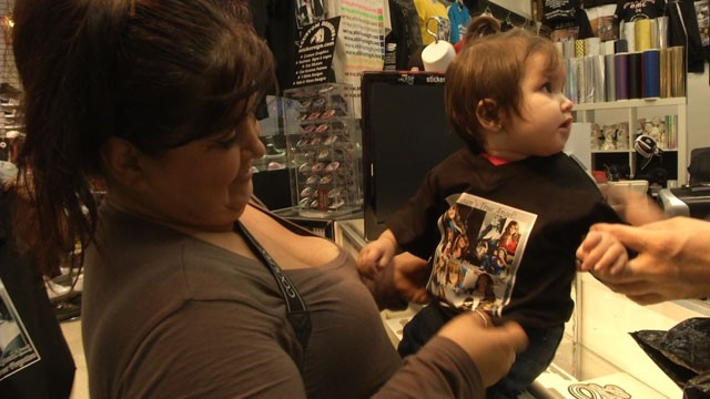 PHOTO: Fans of Jenni Rivera create custom T-shirts to remember their idol.