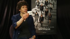 PHOTO: Jesse Eisenberg does a card trick that he learned on the set of his new movie 