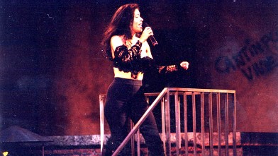 PHOTO: Selena at Premio Lo Nuestro in 1993.