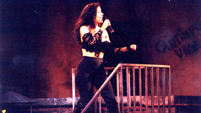 PHOTO: Selena at Premio Lo Nuestro in 1993.