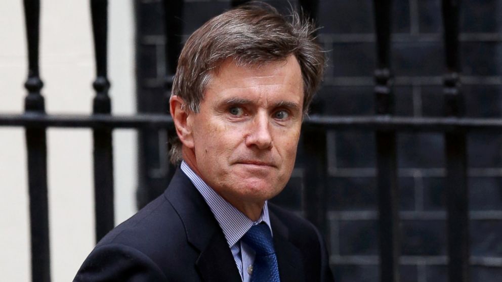 PHOTO: The head of MI6, Sir John Sawers arrives in Downing Street, Aug. 28, 2013, in London.