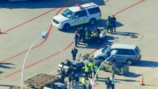 PHOTO: A checked bag exploded, injuring one, at Chicagos OHare airport on Nov. 1, 2011.