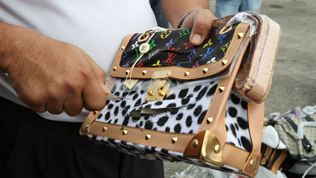 PHOTO: Counterfeit Louis Vuitton handbag