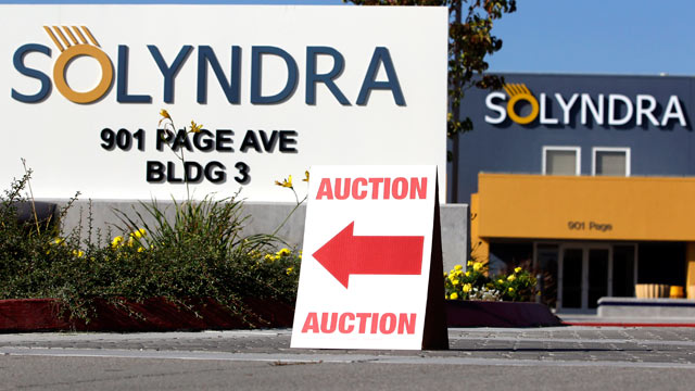 PHOTO: An auction sign is shown at bankrupt Solyndra headquarters in Fremont, Calif., Oct. 31, 2011 before the auction.