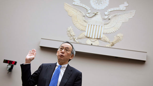 PHOTO: Energy Secretary Steven Chu is sworn in on Capitol Hill in Washington, Nov. 17, 2011, prior to testifying before the House Oversight and Investigations subcommittee hearing on the Solyndra solar company loans.