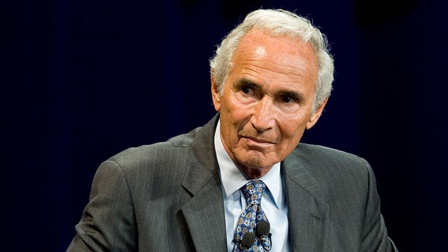 PHOTO: Sandy Koufax participates in a discussion to help raise money for the Joe Torre "Safe At Home" Foundation, Feb. 27, 2010 in Los Angeles, California.