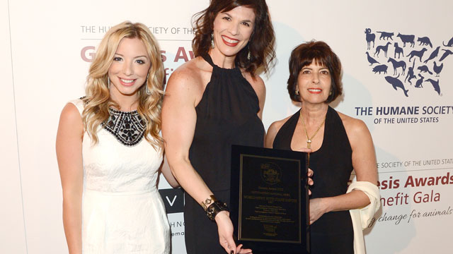 PHOTO: TV news producer Megan Chuchmach, producers Cindy Galli and Rhonda Schwartz pose backstage with the Outstanding National News award at The Humane Society of the United States 2013 Genesis Awards Benefit Gala at The Beverly Hilton Hotel on March 23,