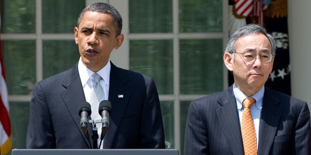 PHOTO: President Barack Obama, along with Energy Secretary Steven Chu, speaks in the Rose Garden of the White House in Washington in this May 14, 2010 file photo.