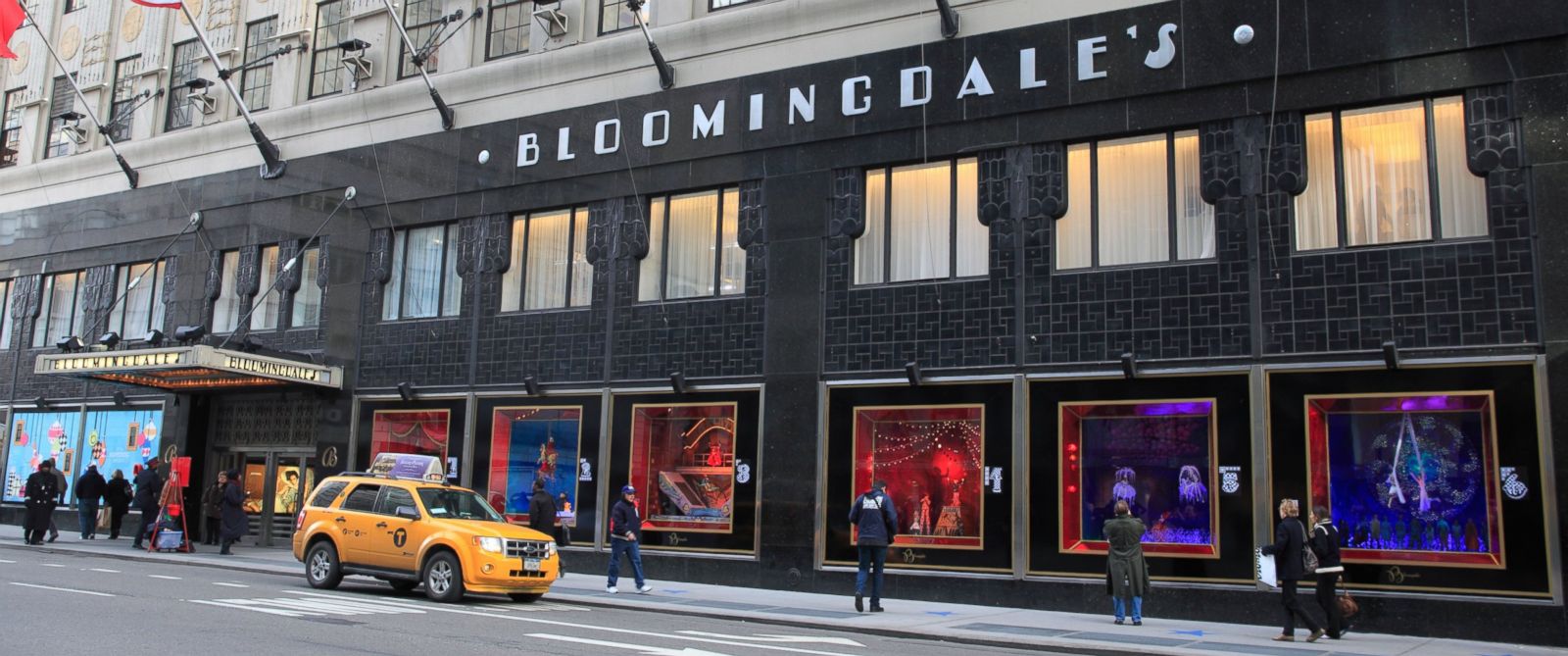 Bloomingdale s Issues Apology for Holiday Ad ABC News