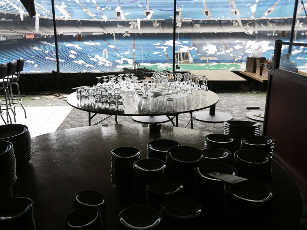 PHOTO: Glassware is setup for auction inside the Pontiac Silverdome in Pontiac, Mich. in this May 12, 2014 photo.