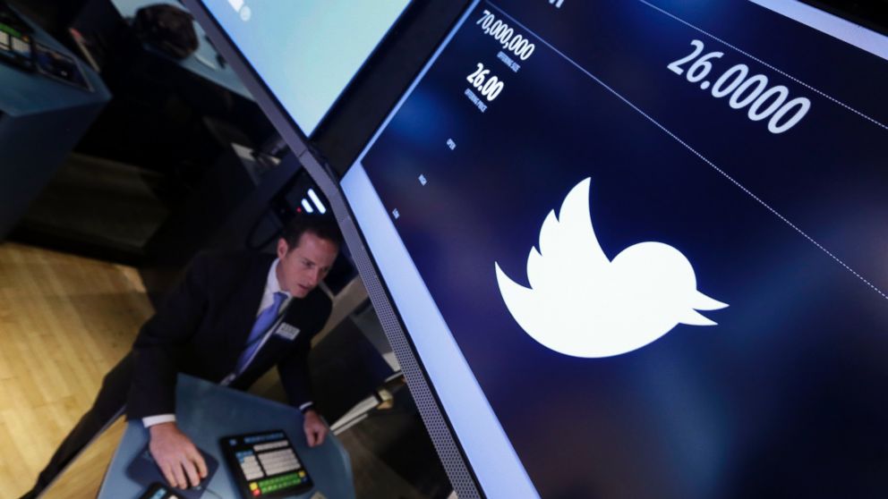 PHOTO: Specialist who will handles the Twitter IPO works at his post on the floor of the New York Stock Exchange, Nov. 7, 2013.