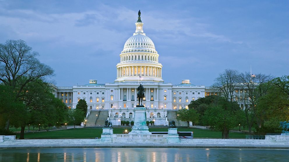 PHOTO: Congress Enjoys Better Retirement