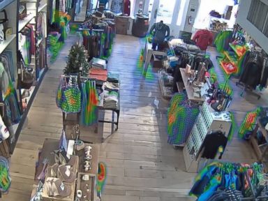 Stores Snooping on Holiday Shoppers: Naughty or Nice?