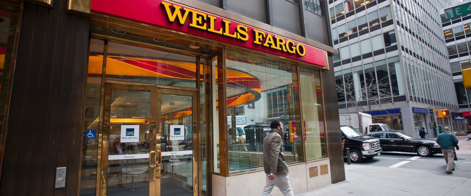 FBI and Federal Prosecutors Probing Wells Fargo Amid Accounts Scandal