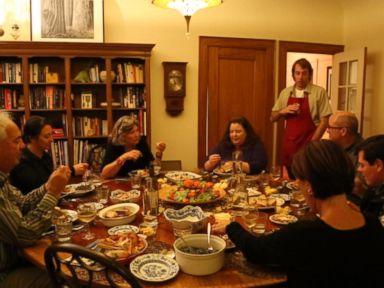 Aspiring Chefs Cook for Strangers With New Meal-Share Apps
