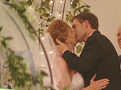 VIDEO: Wedding tips and budget advice from Destination Weddings.com.