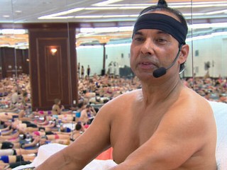 Controversial Bikram Yoga Guru Likes the Heat