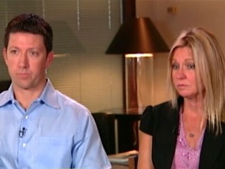 Ariz. Couple Sues Walmart Over Kids' Bath Photos