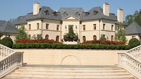 PHOTO: Sale of luxury homes in the decline