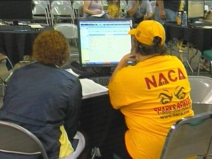 VIDEO: NACA offers foreclosure assistance at Cleveland event.