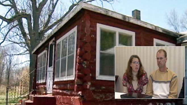 Video: Couples fights bank of mortgage mix-up.