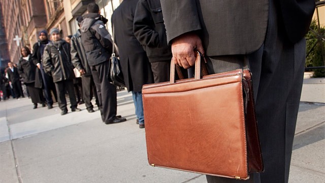 PHOTO: Job seekers
