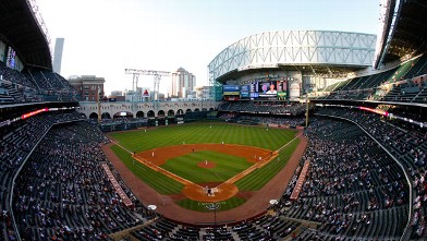 PHOTO: A general view of the field is seen as the Chicago Cubs play against the Houston Astros during an MLB baseball game at Minute Maid Park, April 11, 2011 in Houston.
