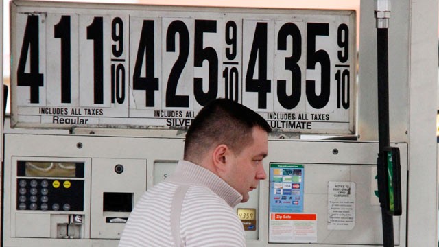 PHOTO: A New York City taxi driver pumps gas at a BP mini-mart, in New York City in this MAr. 2, 2012 file photo.