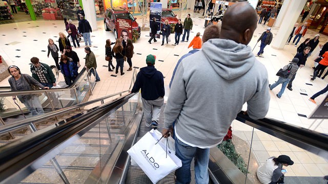 PHOTO: If youre still shopping for Christmas gifts, here are some tips for you.