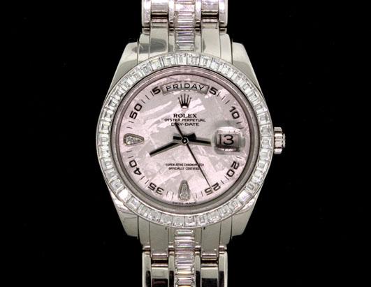 U.S. Marshals Service Auctions Jewelry, Gold